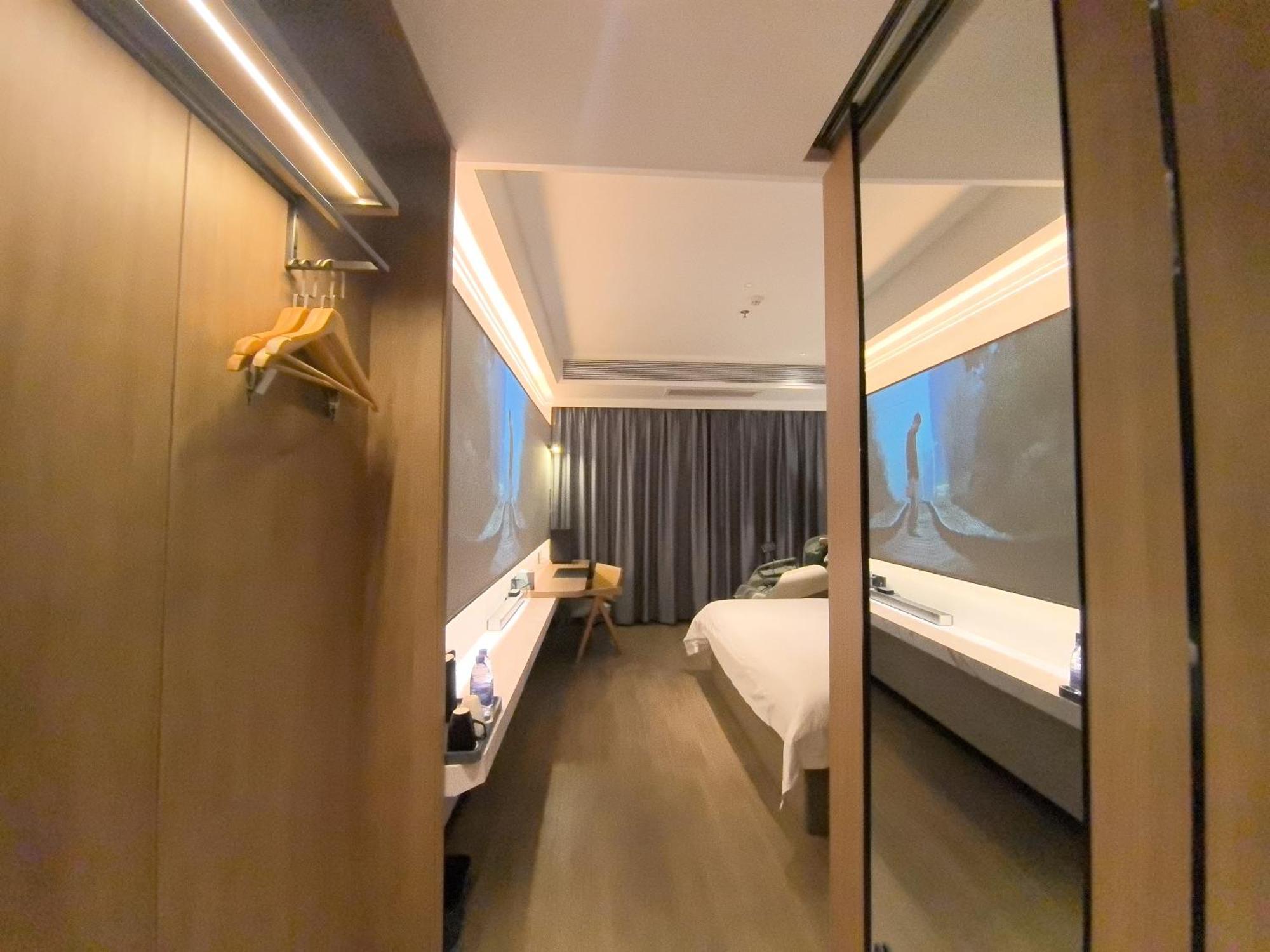 Luyue Hotel Movie Hotel Huaqiangbei Convention And Exhibition Center Branch Шэньчжэнь Экстерьер фото