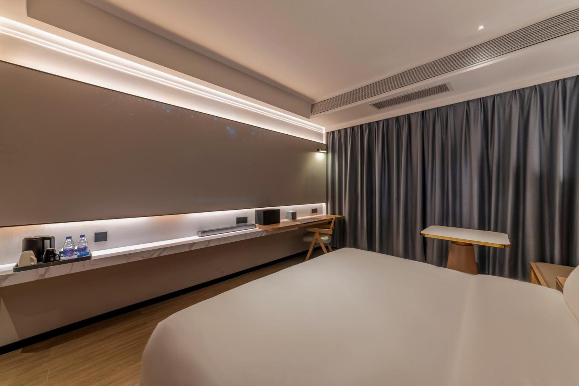 Luyue Hotel Movie Hotel Huaqiangbei Convention And Exhibition Center Branch Шэньчжэнь Экстерьер фото
